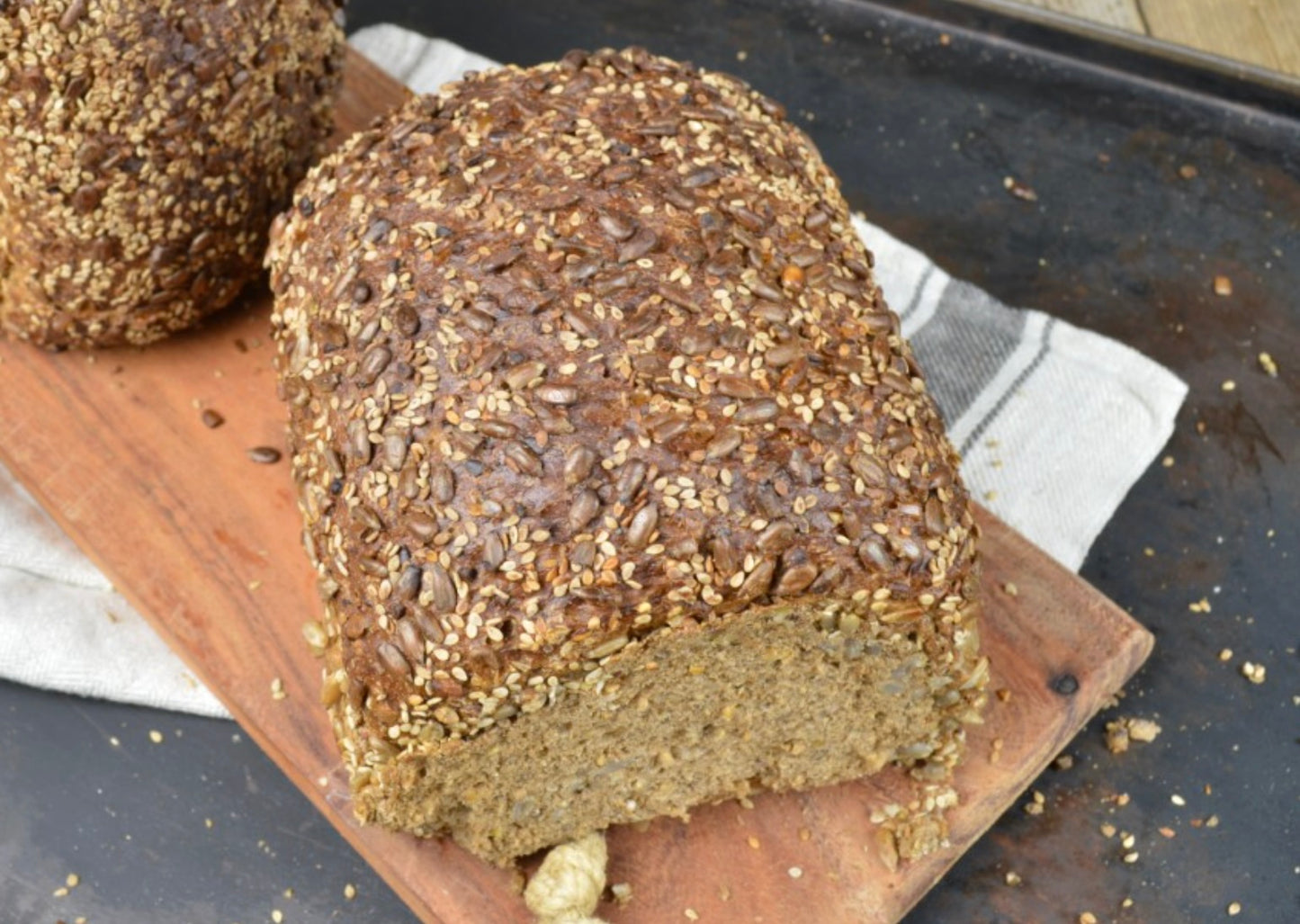 Multigrain bread, freshly baked, 750 gr